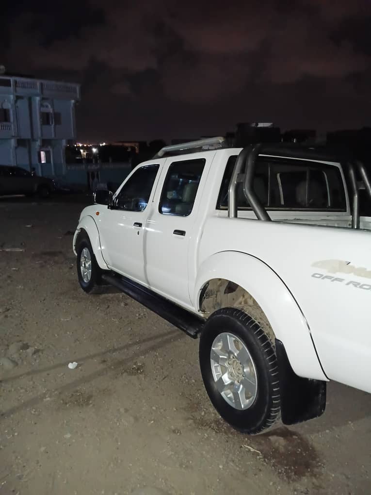 Nissan Navara NP300 2021, boîte manuelle, excellent état