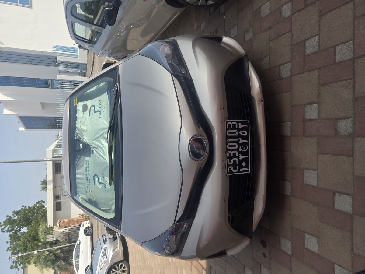 Toyota Vitz 2014 Essence, mode sport, climatisation fonctionnelle