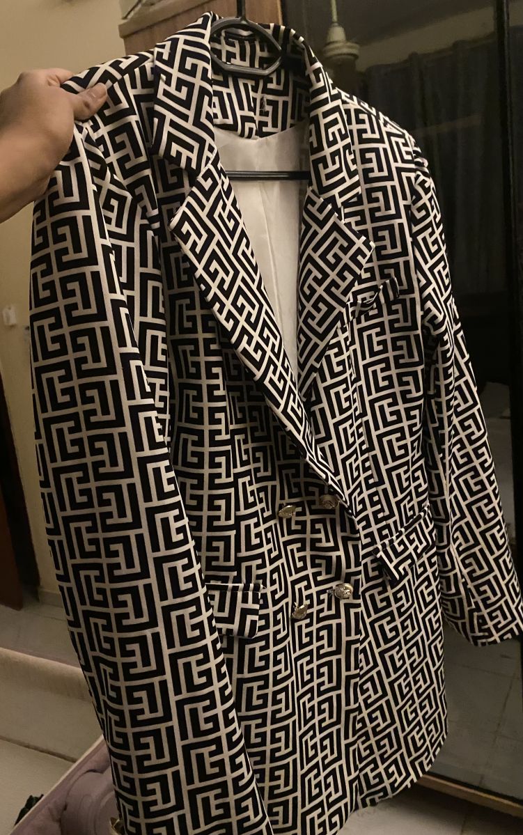 Blazer classique taille M, épaulettes, bon état