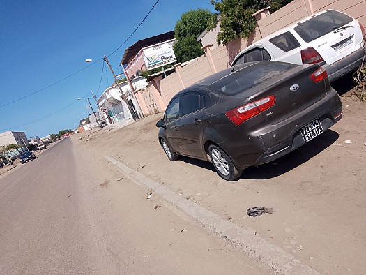 Voiture Kia Rio 2013 pour pièces détachées essence