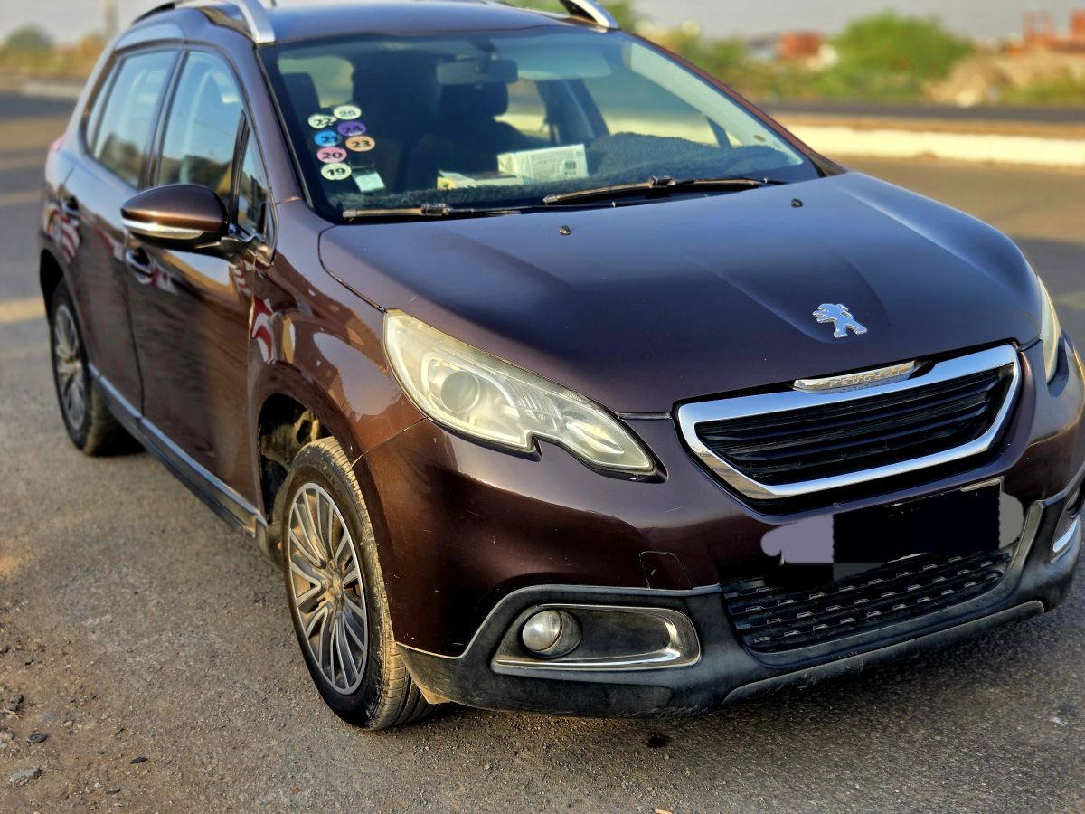 Voiture Peugeot élégante et fiable, en excellent état