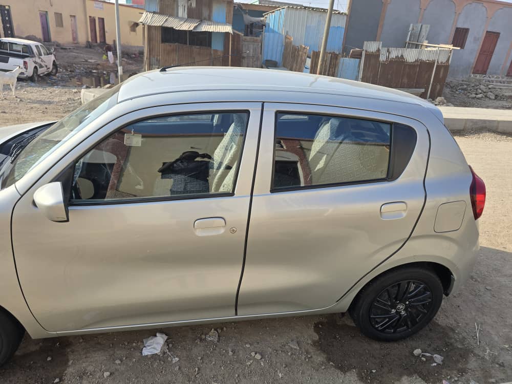 Toyota Vitz 2024, automatique, essence économe