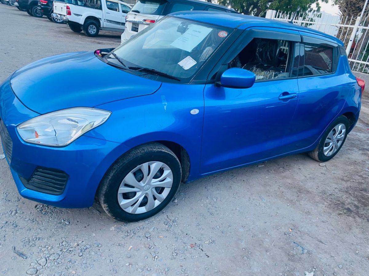Suzuki Swift 2017 comme neuf, boîte automatique, essence