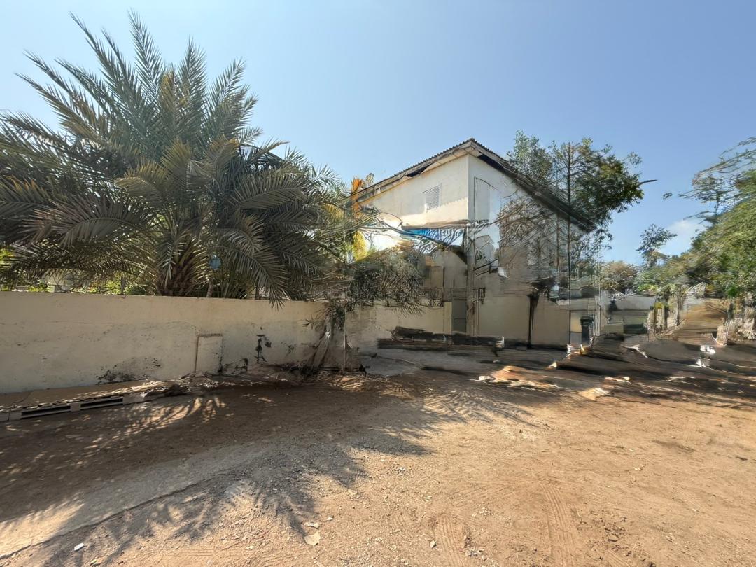 Lot immobilier - Villa + 2 appartements à vendre au Plateau