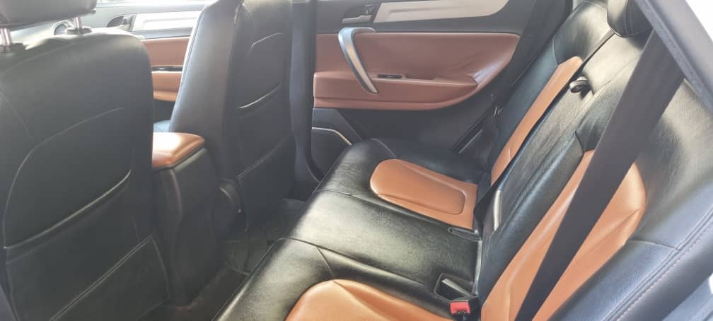 JETOUR 2022. / SUV JAC S5 2013