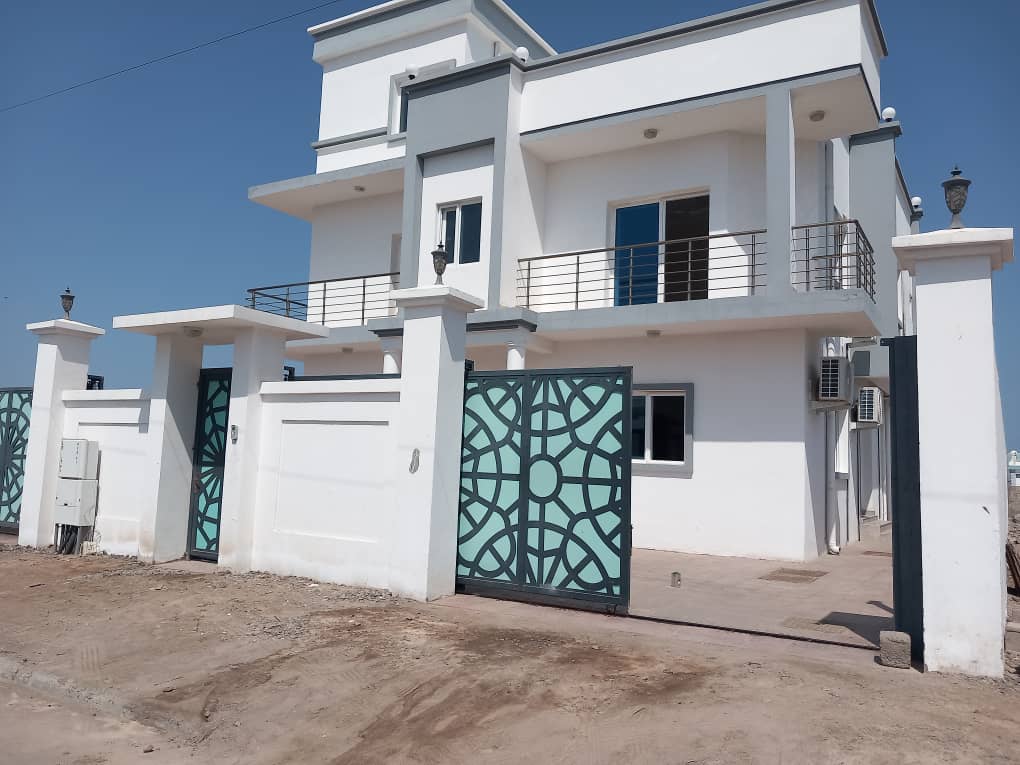 Villa neuve à louer à Haramous avec vue sur mer