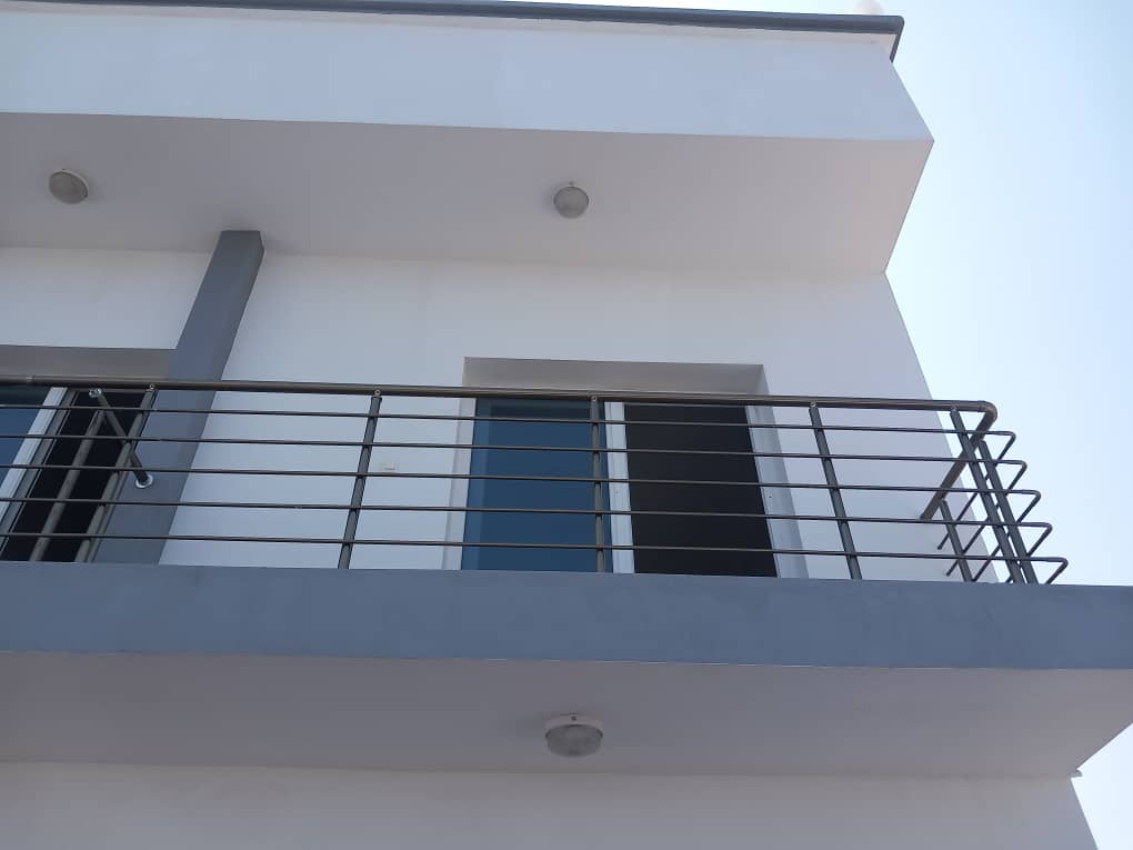 Villa neuve à louer à Haramous avec vue sur mer