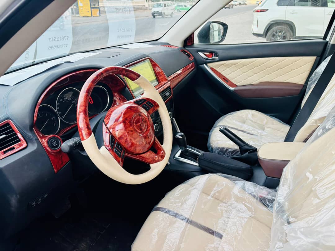 Mazda 2017, diesel, boîte automatique, excellent état