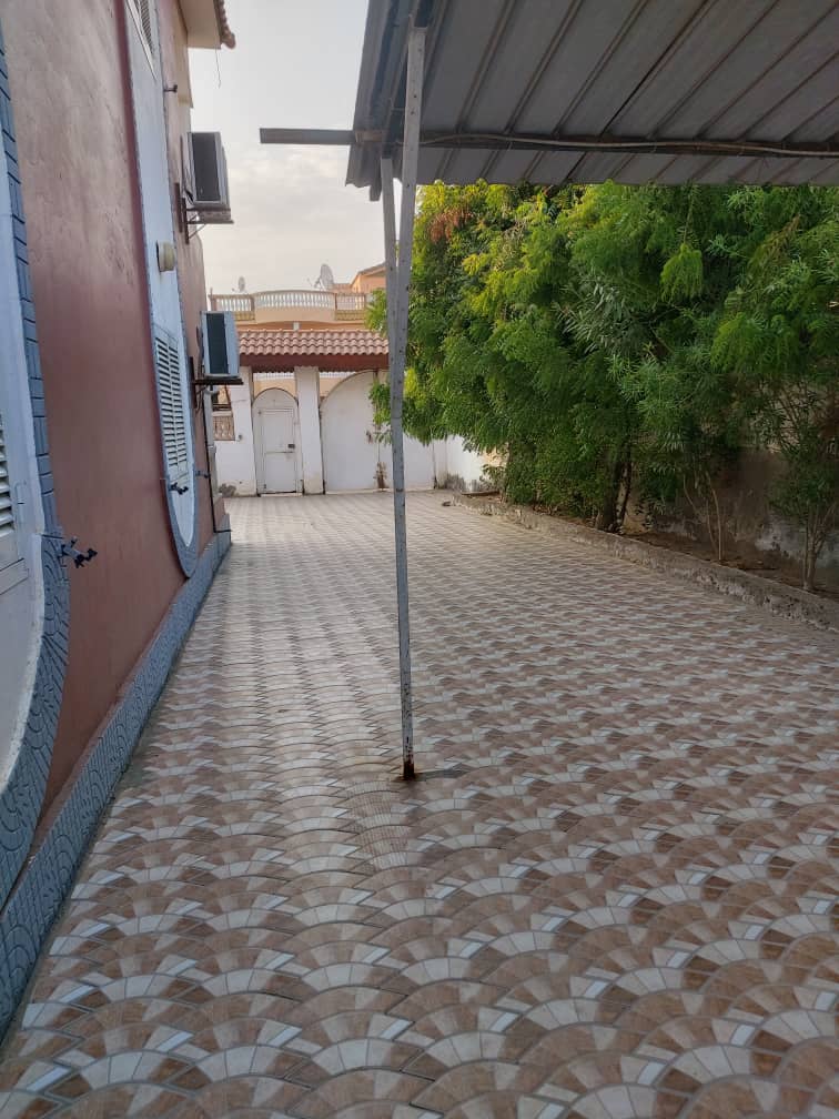 Appartement F5 spacieux avec parking et commodités à Gabode 6