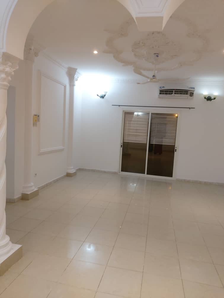 Appartement F5 spacieux avec parking et commodités à Gabode 6