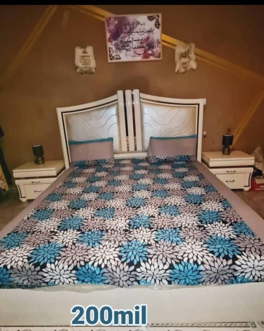 Lot de meubles pour salon et chambres, en excellent état