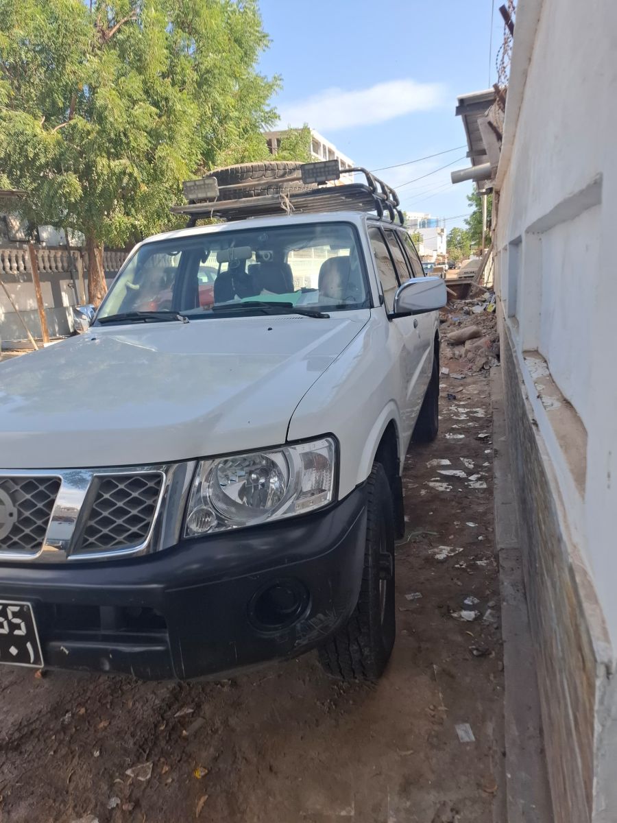 Nissan Patrol 2016, V6, climatisation, pneus neufs