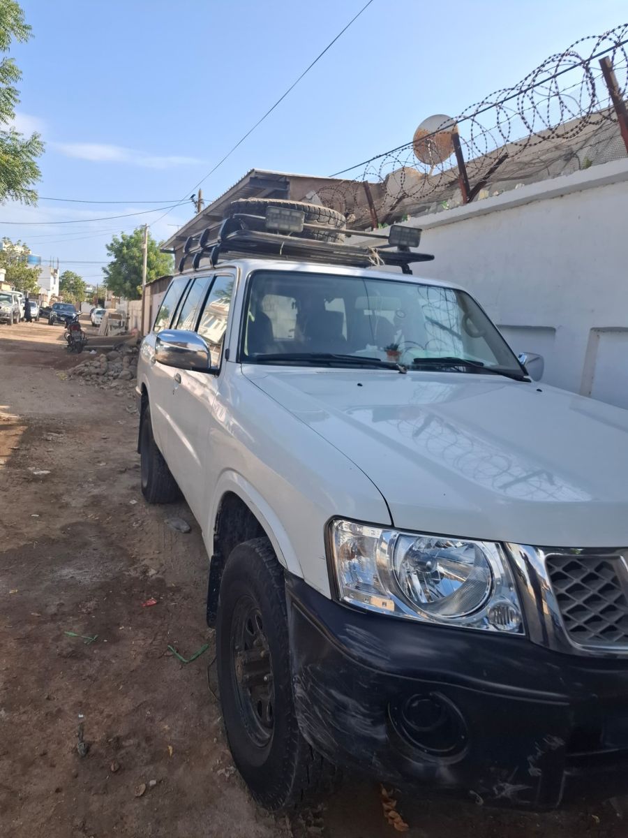 Nissan Patrol 2016, V6, climatisation, pneus neufs