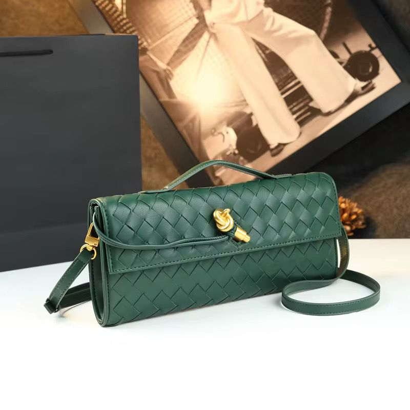 Portefeuille femme tressé avec bandoulière – Plusieurs coloris