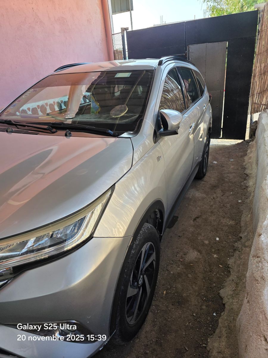 Toyota Rush 2019, essence, boîte manuelle, état neuf