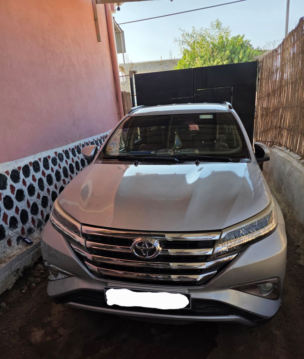 Toyota Rush 2019, essence, boîte manuelle, état neuf