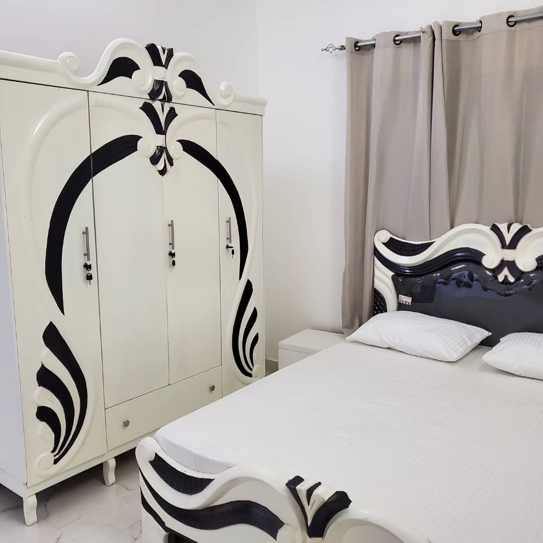 Appartements Meublés Haut Standing - Emplacement privilégié et mobilier moderne