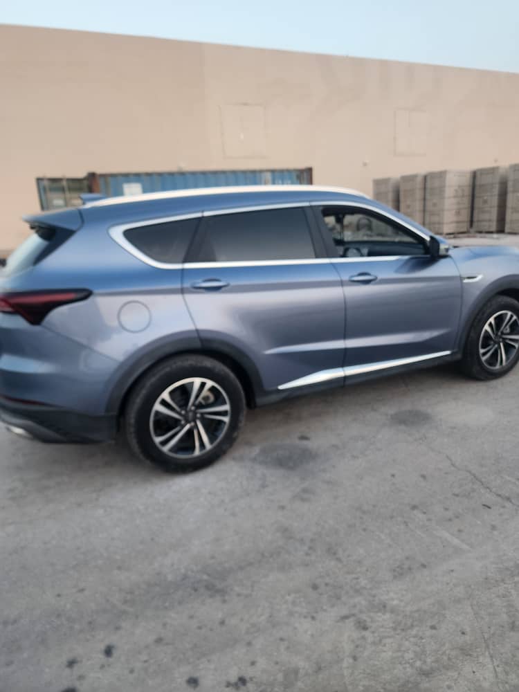 Hyundai Santa Fe & Jetour 2022 automatiques en excellent état