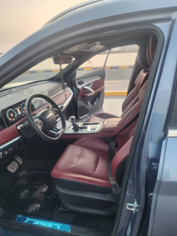 Hyundai Santa Fe & Jetour 2022 automatiques en excellent état