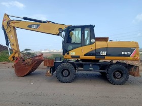 Location d\'engins de chantier : Chariot Télescopique Manitou, Pelle Caterpillar M322D et Nacelle Genie