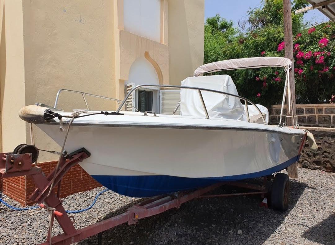 Bateau White Shark 7m, moteur Yamaha 115CV en bon état