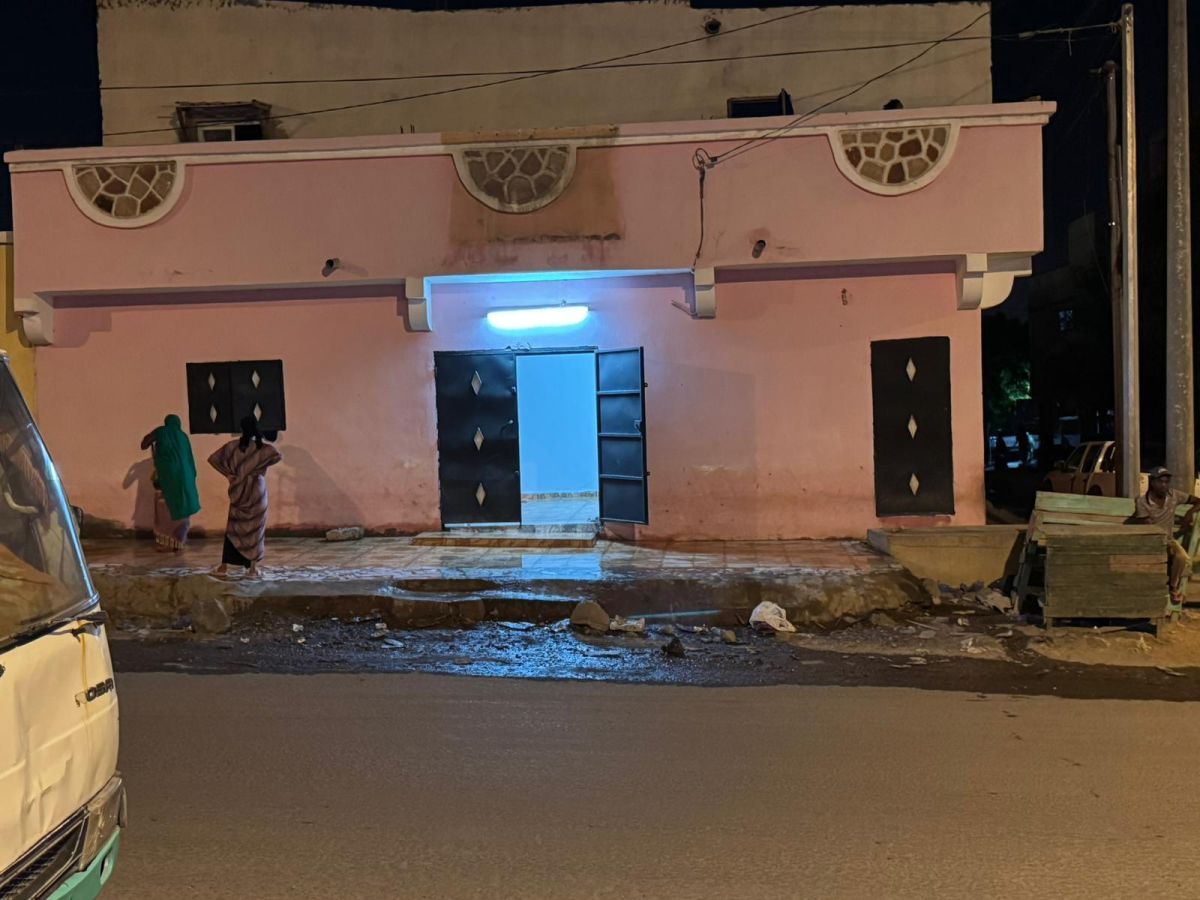 Local commercial spacieux à louer à Hayabley, secteur Momo