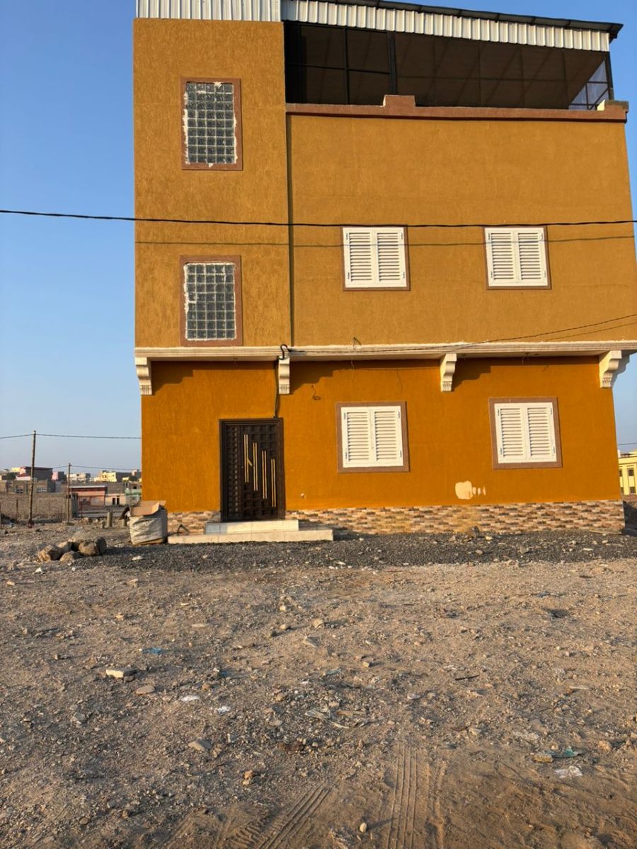 Appartement F4 spacieux à Barwaqo 2, Phase 2 - Rez-de-chaussée avec réservoir d\'eau inclus