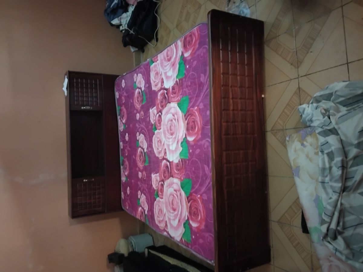 Lit complet à vendre, très peu utilisé