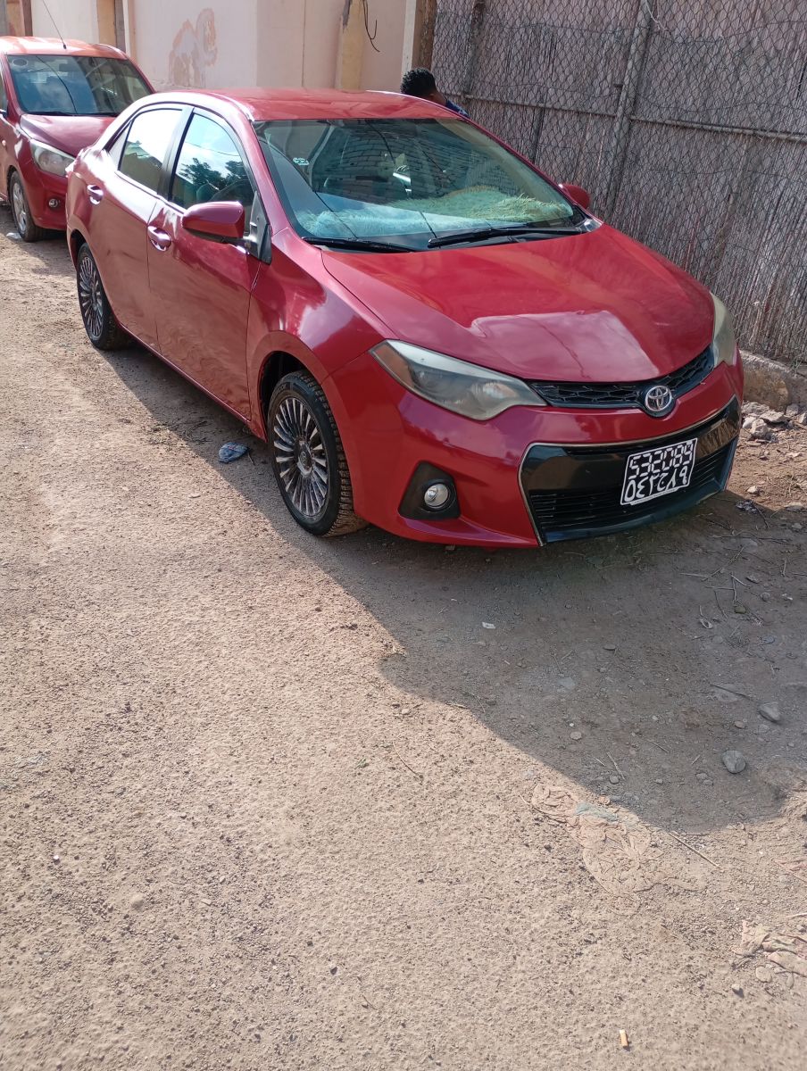 Toyota Corolla 2016, essence, comme neuve