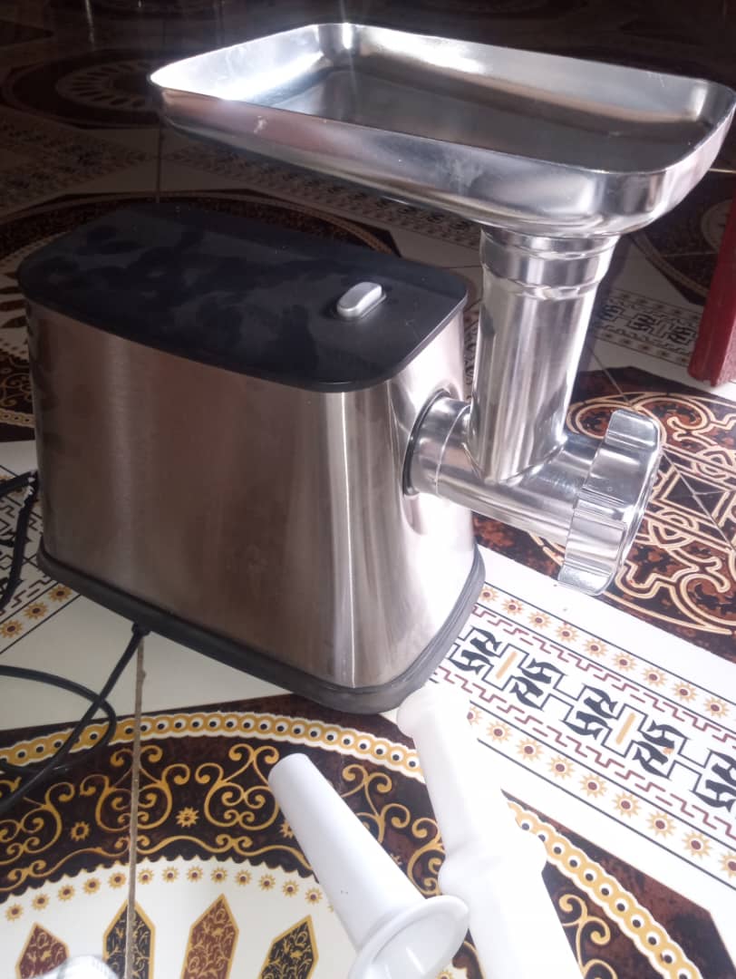 Hachoir à viande électrique inox, neuf