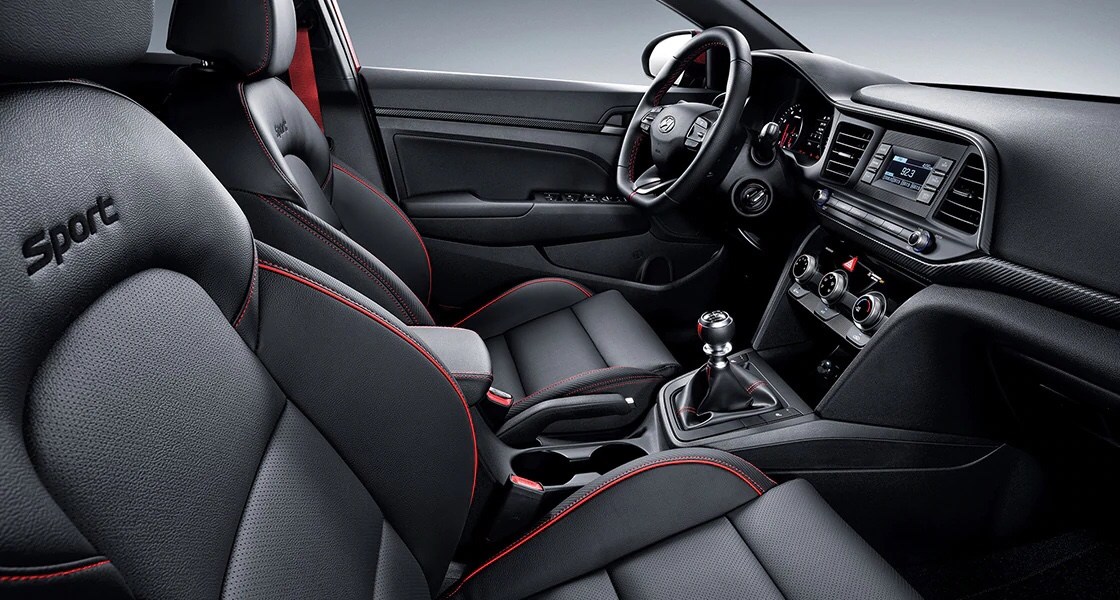 Hyundai avante 2018 à louer, essence, climatisation, toit ouvrant