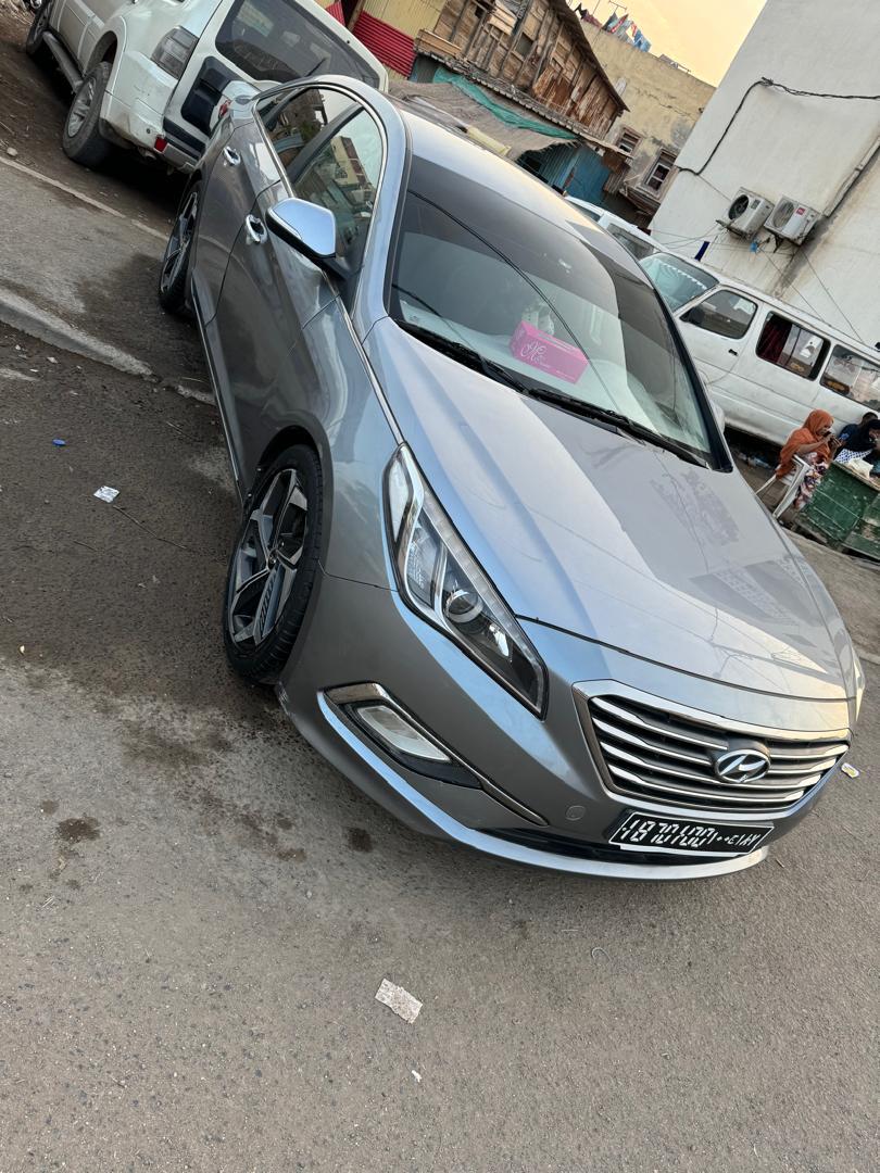 Hyundai Sonata 2015/2016, boîte automatique, diesel, confortable et économique