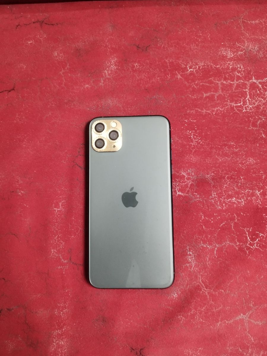 iPhone 11 pro max bon état