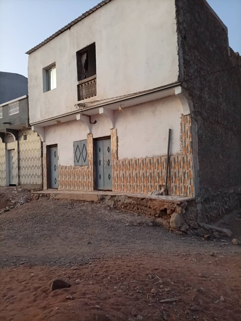 Location Maison F5 à Nassib, proche mosquée et école, bien agencée