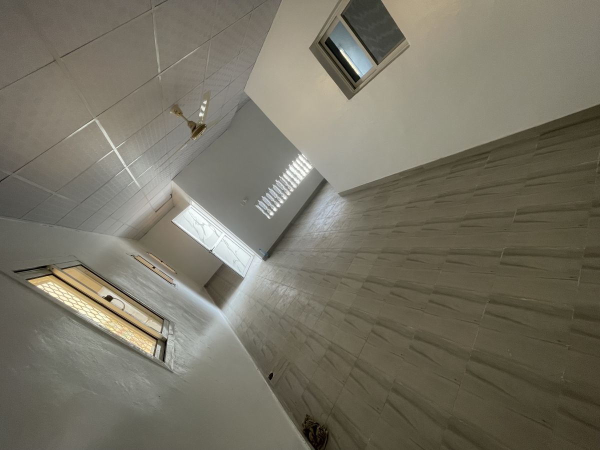 Magasin et 2 Appartements F3 neufs à louer Barwaco 1 - près du 2 poteaux