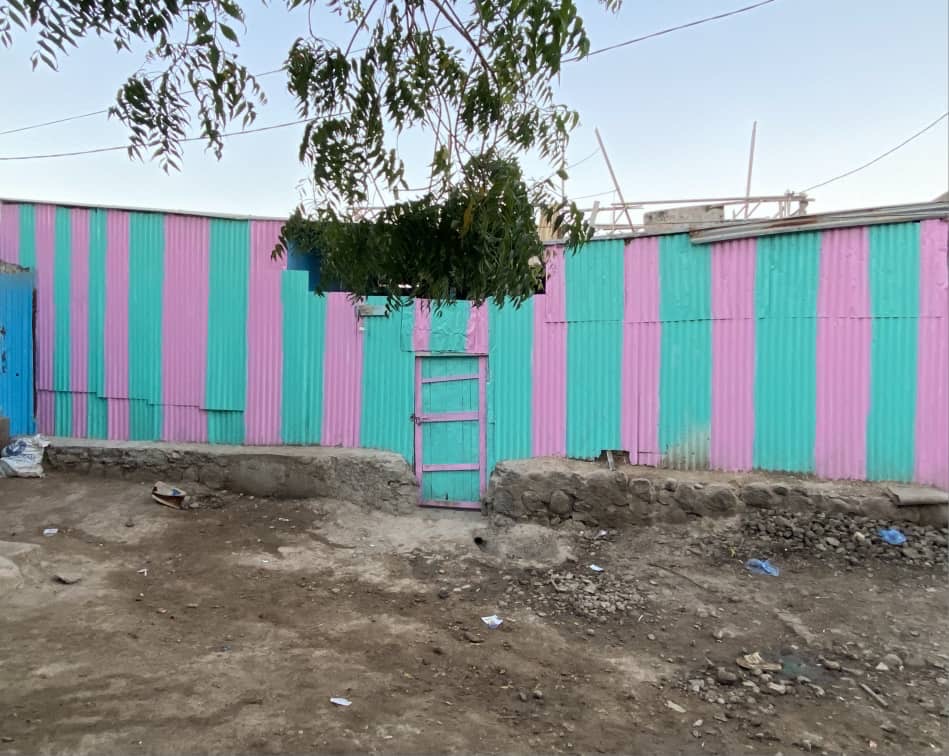 Maison 160m², 4 chambres, électricité, T3, Sirajoudine, Prix négociable