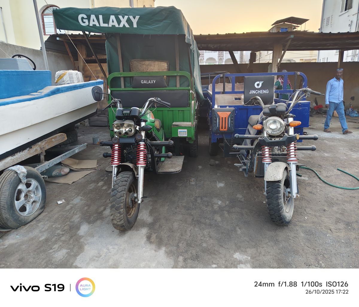 Motos Bajaj Galaxy et Jincheng en bon état - 4 mois d\'utilisation