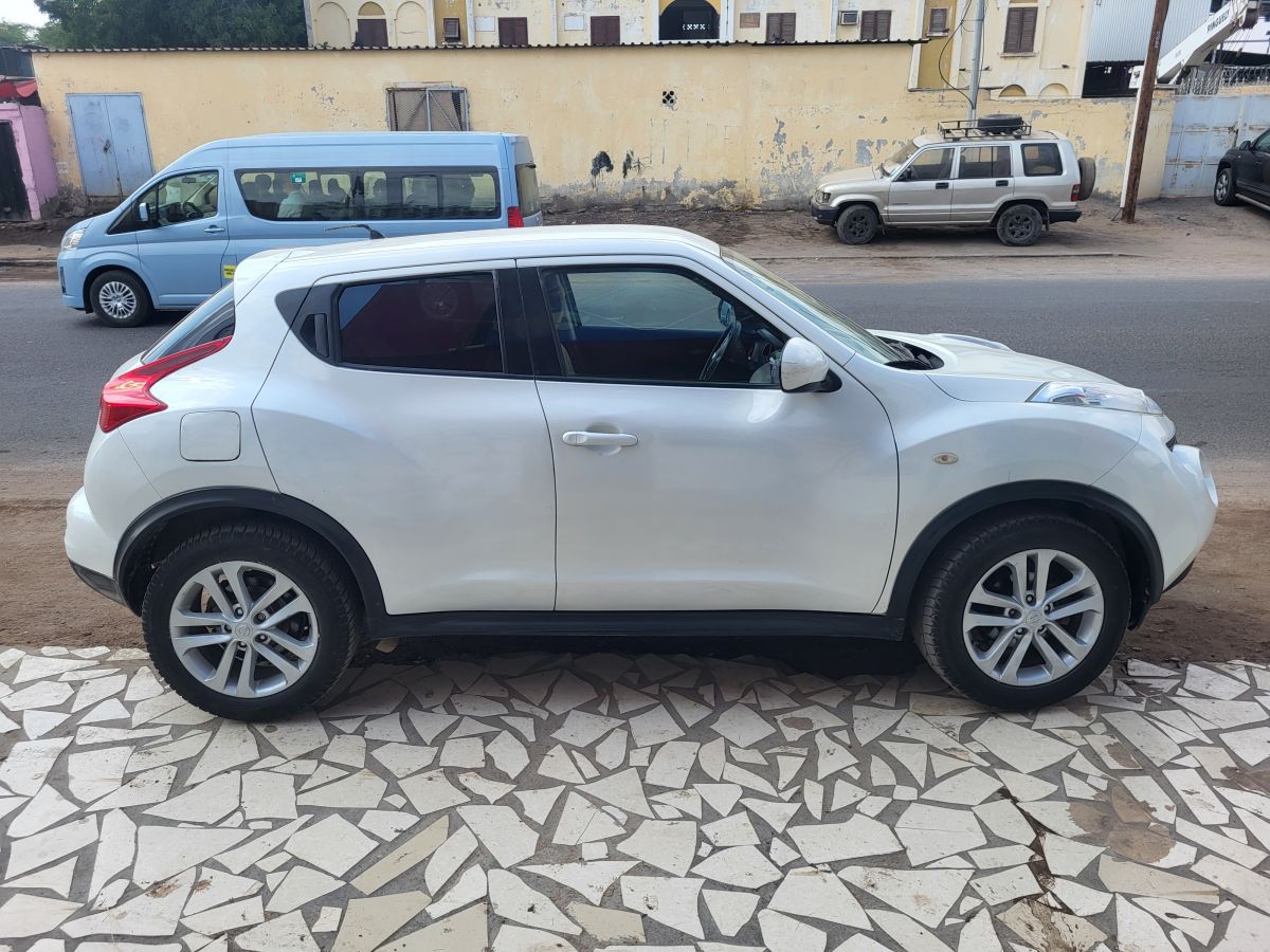 Nissan Juke essence, boîte automatique, parfait état