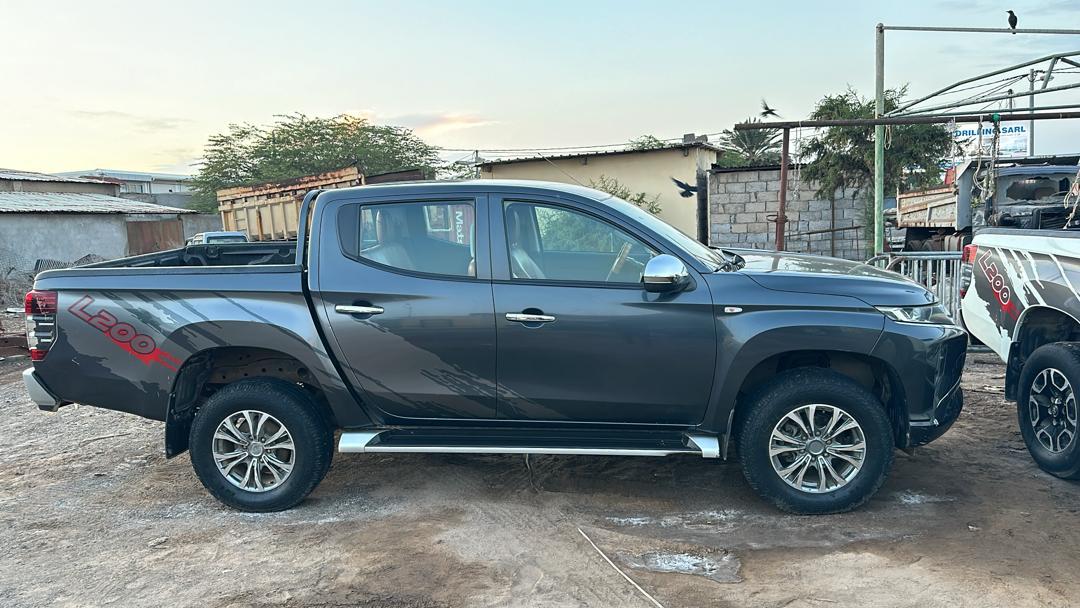 Mitsubishi L200 2023, manuelle, en excellent état