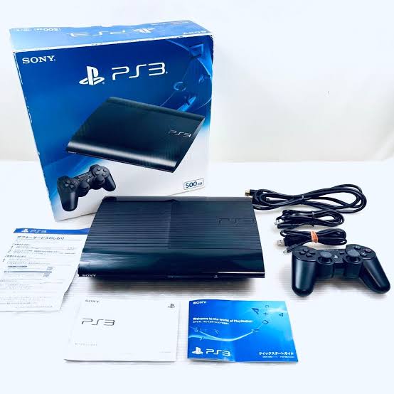 PS3 en excellent état avec 2 manettes et jeux