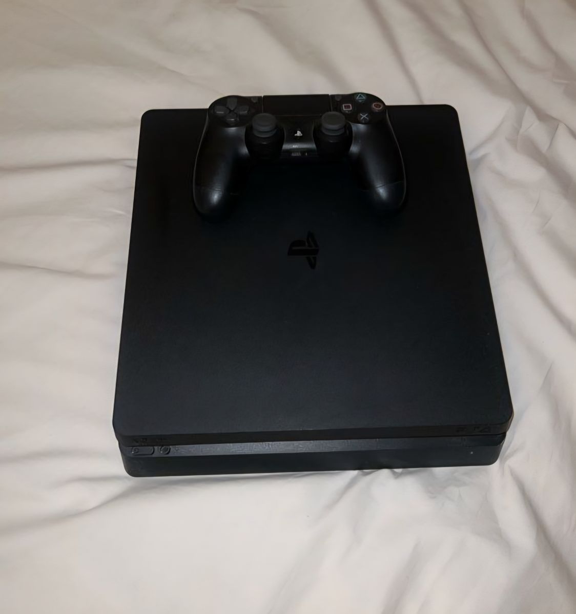 PS4 Slim avec manette