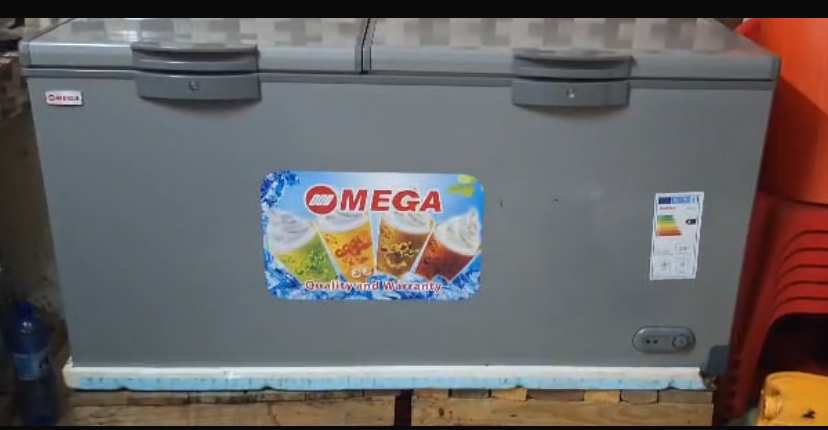 Réfrigérateur parfait état, faible consommation, prêt à l\'emploi