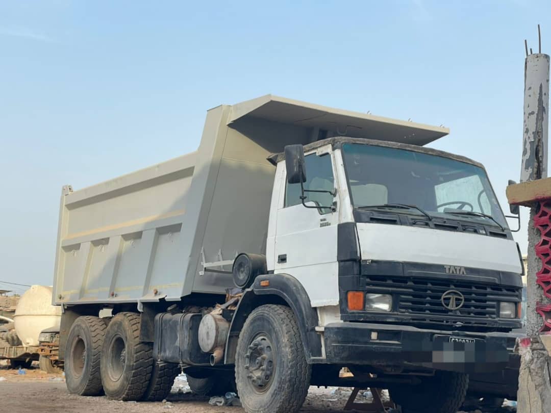 Camion TATA Robuste, Légèrement Négociable