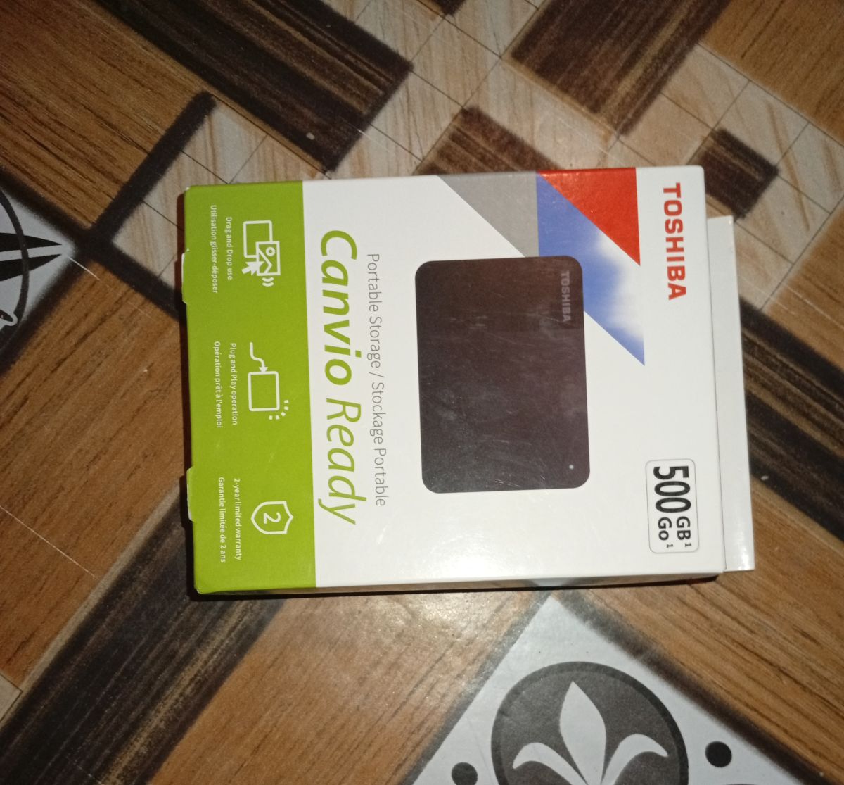 Disque dur Toshiba 500GB neuf dans sa boîte avec câble USB