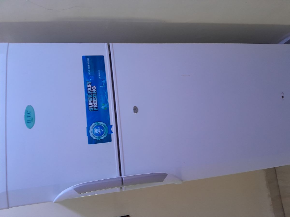 Réfrigérateur DTC en bon état à vendre