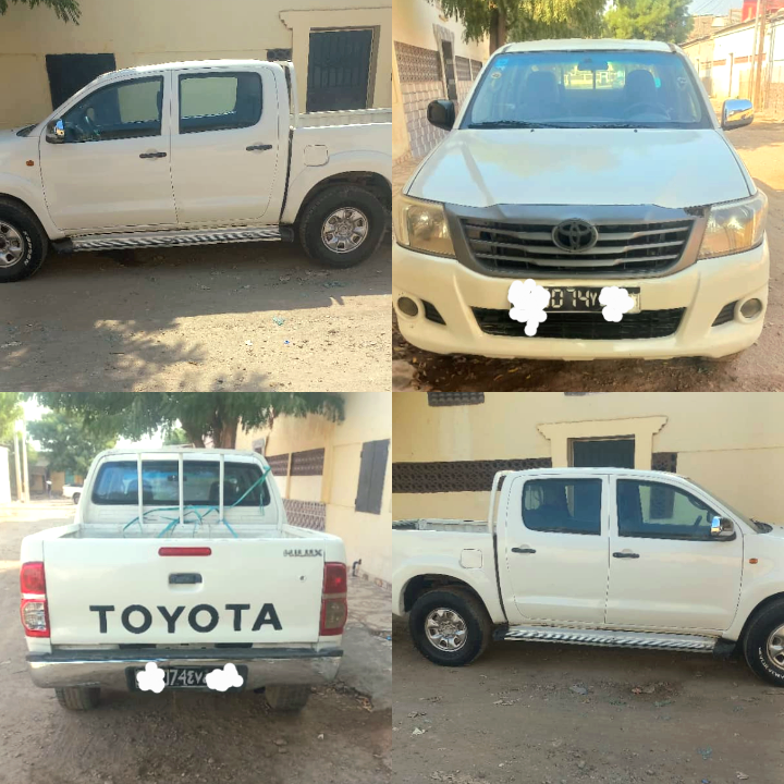 Toyota Hilux Blanc, Pick-up double cabine, boîte manuelle, très bon état