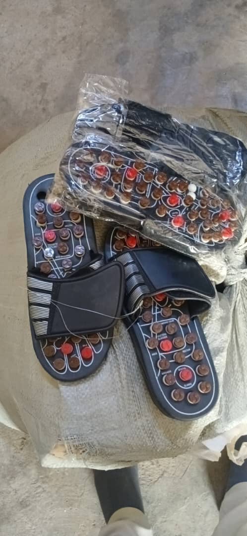 Sandales de massage pour soulager pieds et douleurs - Livraison à domicile