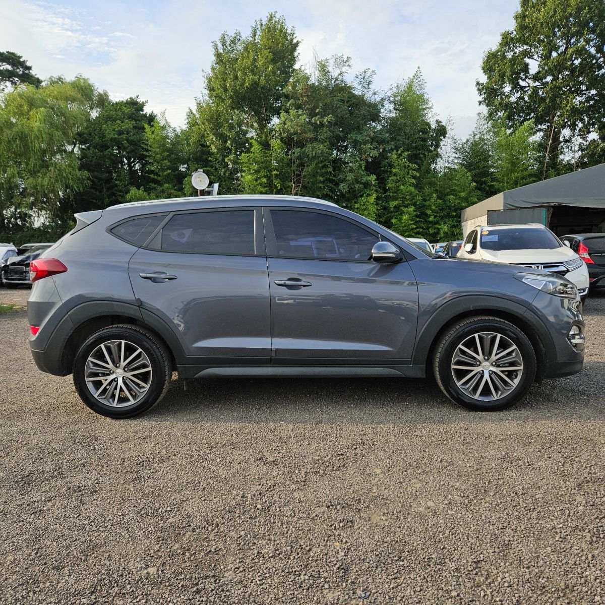 2 Hyundai Tucson 2.0, SUV élégant avec options modernes