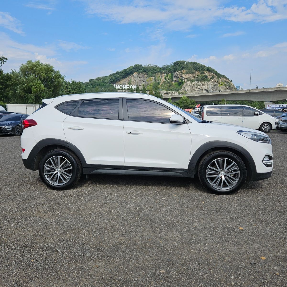 2 Hyundai Tucson 2.0, SUV élégant avec options modernes