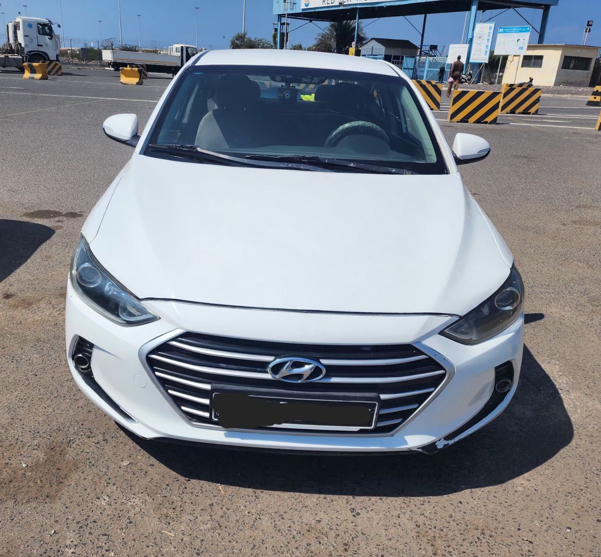 Hyundai Avante 2015/16, diesel, excellente condition, climatisation, prix négociable